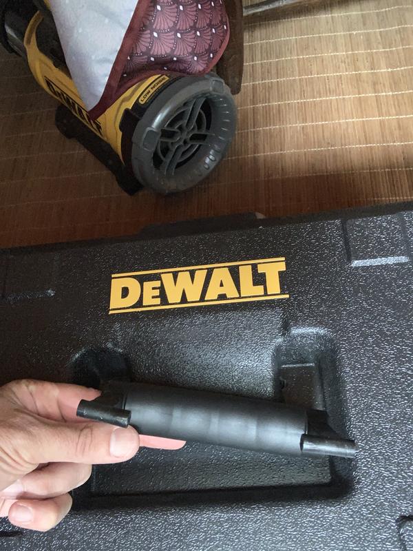 Handle detached on first lift!