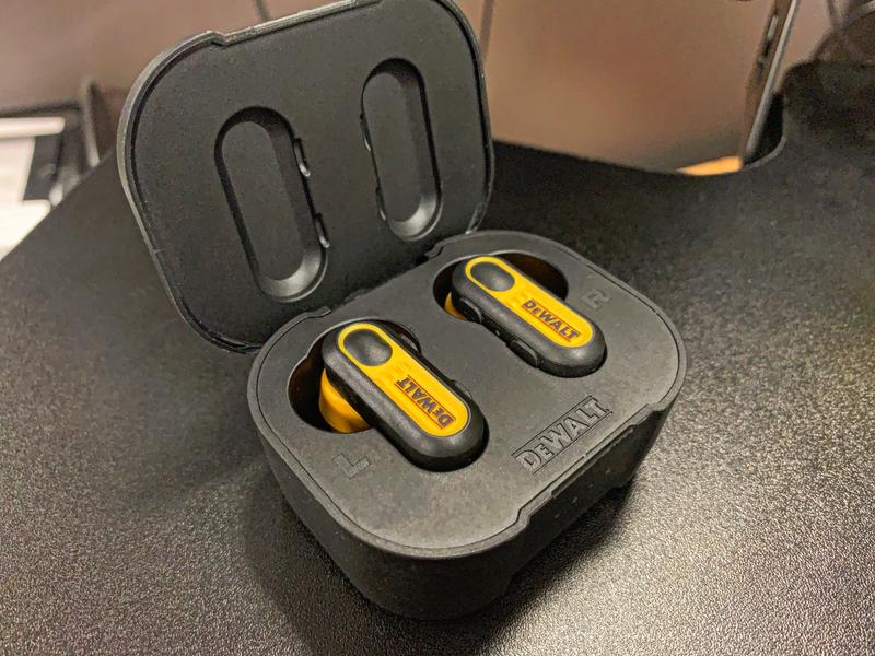 Pro X1 Jobsite True Wireless Earbuds with Charging Case DEWALT