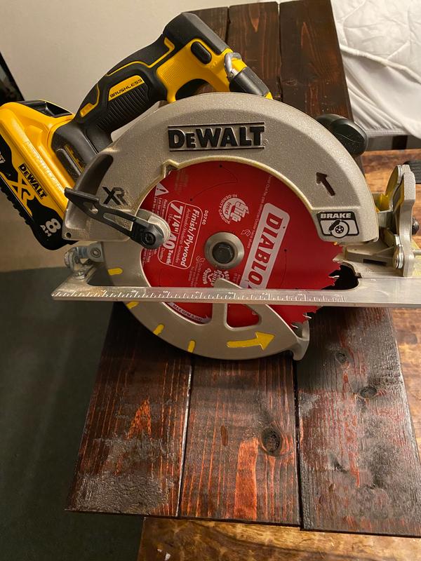 20V MAX* XR® Cordless Brushless 7-1/4 in Circular Saw With Power