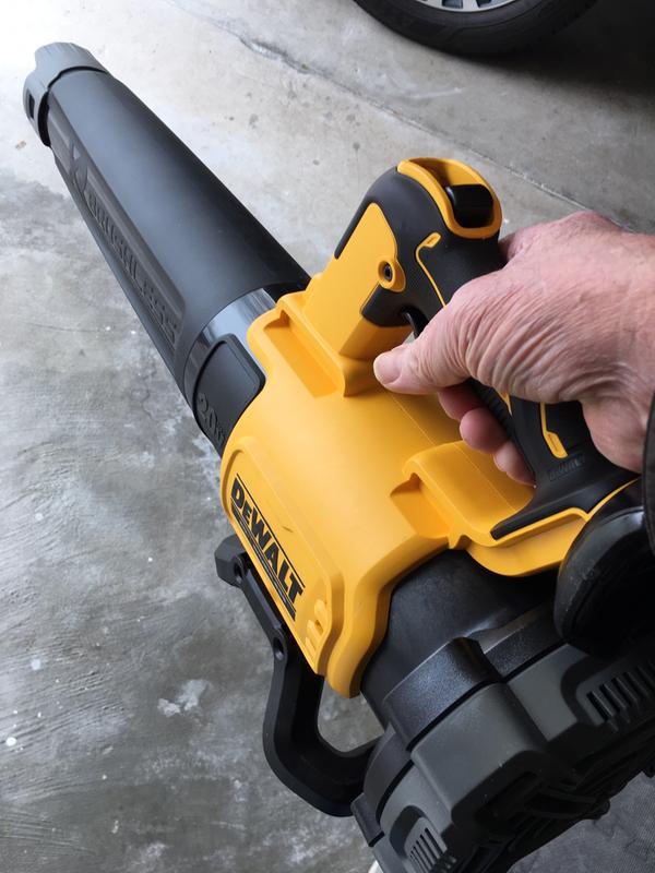 DeWalt 20V MAX DCBL722P1 125 mph 450 CFM 20 V Battery Handheld Blower Kit  (Battery & Charger) - Ace Hardware