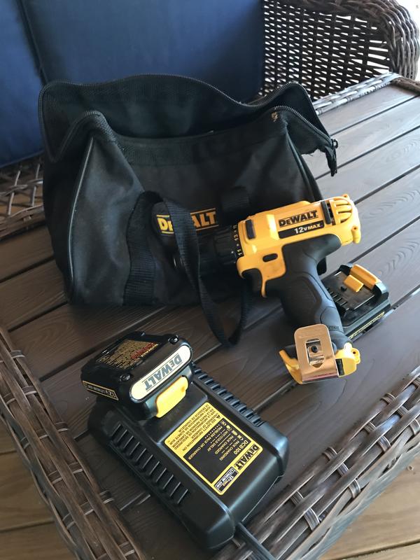 Taladro atornillador a batería 10mm 12V DeWALT DCD710S2 – Tottal Store