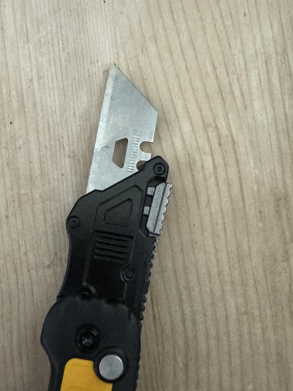 デウォルト リトラクタブル フォールディングナイフ DEWALT Folding