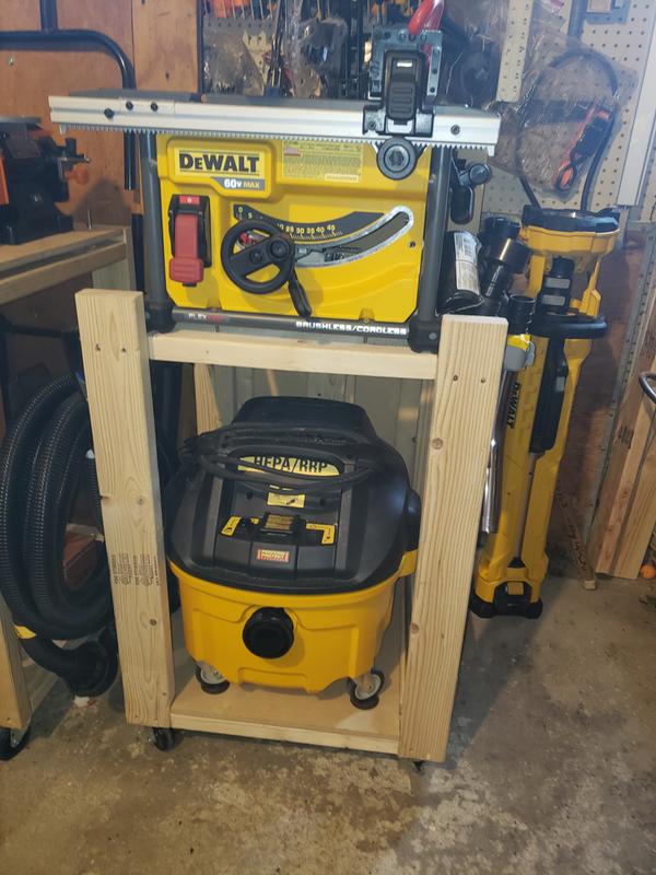 DEWALT 8 Gallons 525 HP Corded Wet Dry Shop Vacuum with