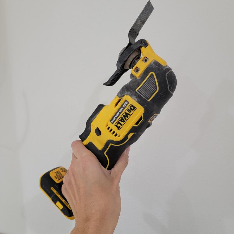 ATOMIC 20V Max Brushless Cordless Oscillating Multi Tool tool