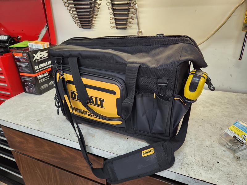 DEWALT Black- Yellow Ballistic Nylon 2-in 5-Gallon Bucket Organizer in the  Tool Bags department at