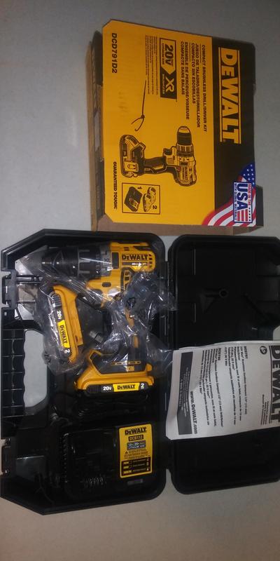 20V MAX XR Brushless Compact Drill Driver Kit DEWALT