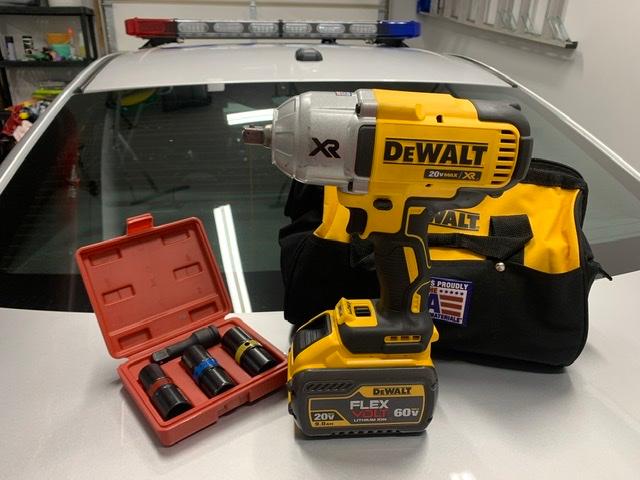 DEWALT Juego de llaves de impacto inalámbricas XR de 20 V MAX con perno de  enclave Anvil, 1/2, solo herramienta (DCF894B)