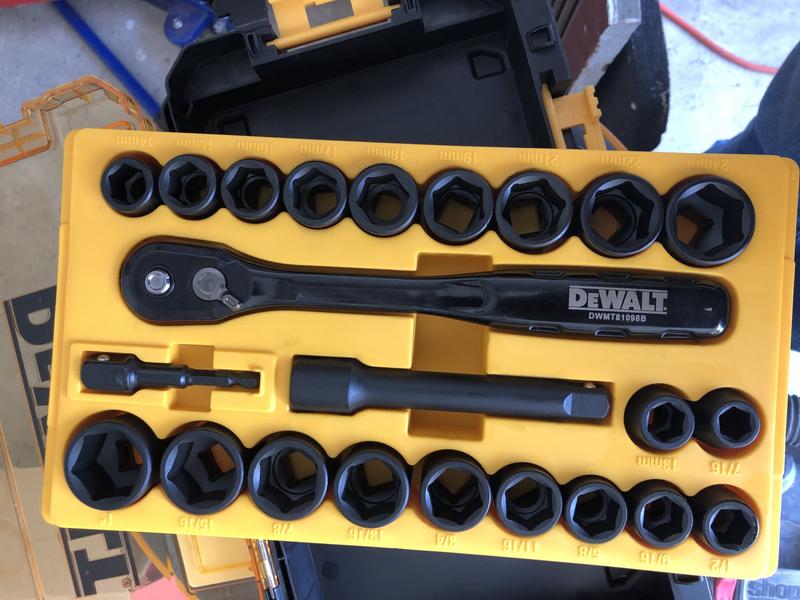 23 pc. 1/2 in. Drive Combination Impact Socket Set | DEWALT