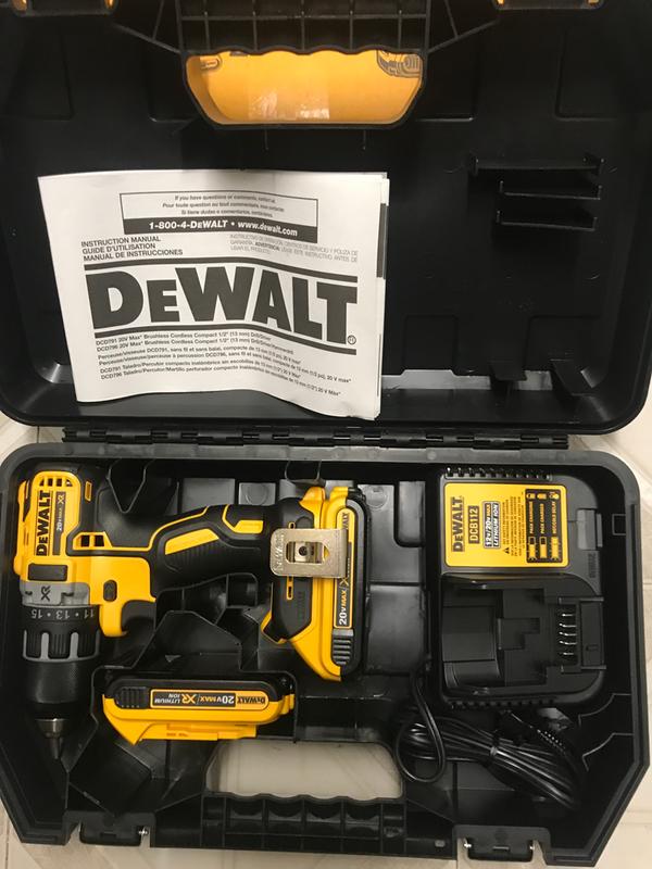 20V MAX XR Brushless Compact Drill Driver Kit DEWALT