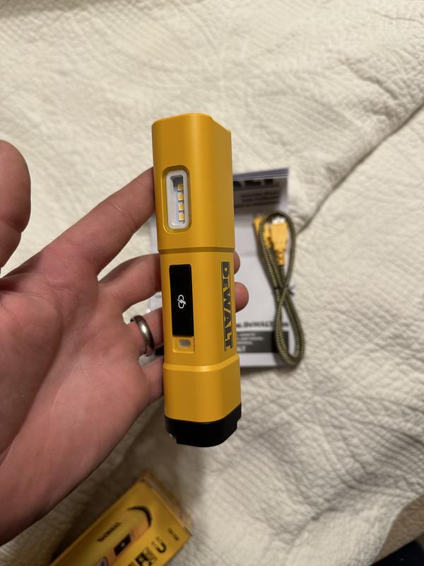 Dewalt discount rechargeable flashlight