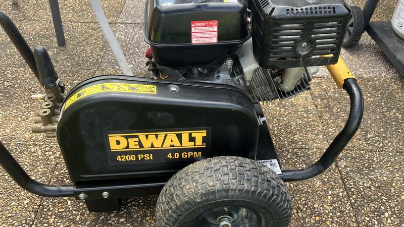 4200 PSI at 4.0 GPM HONDA with AAA Triplex Plunger Pump Cold Water Professional Gas Pressure Washer DEWALT