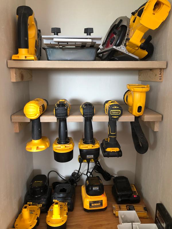 DEWALT 20 volt Max 1 2 in Brushless Cordless Drill 2 Batteries