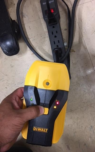 1-1/2 in. Stud Finder | DEWALT