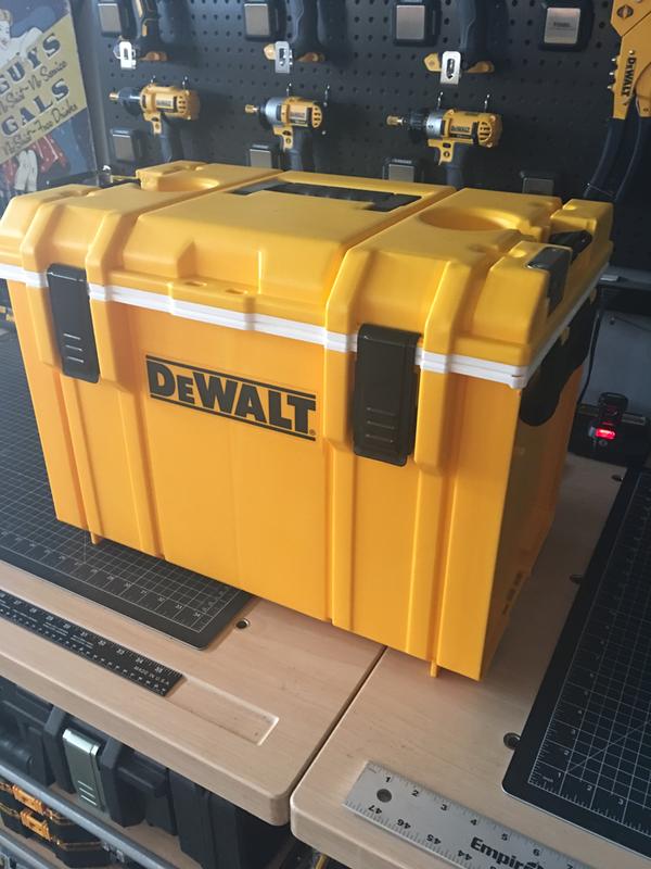 ToughSystem Cooler DEWALT