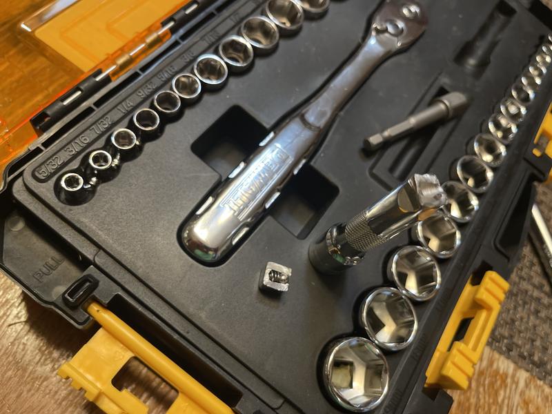 34 pc. 1/4 in. and 3/8 in. Drive Socket Set | DEWALT