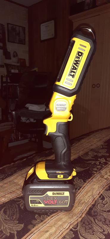 DEWALT - Lampe LED XR 18V - DCL050-XJ - Lampe à Faisceau yellow