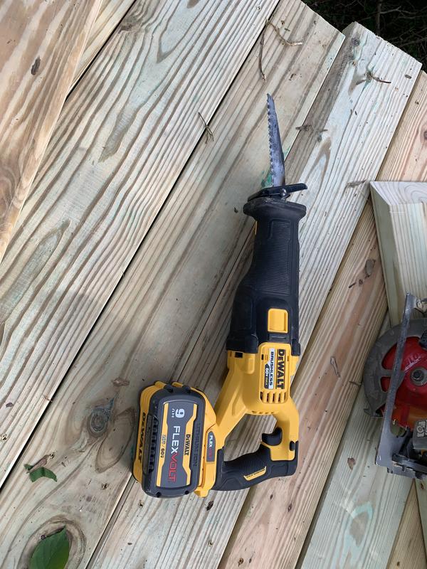 60v on sale sawzall dewalt