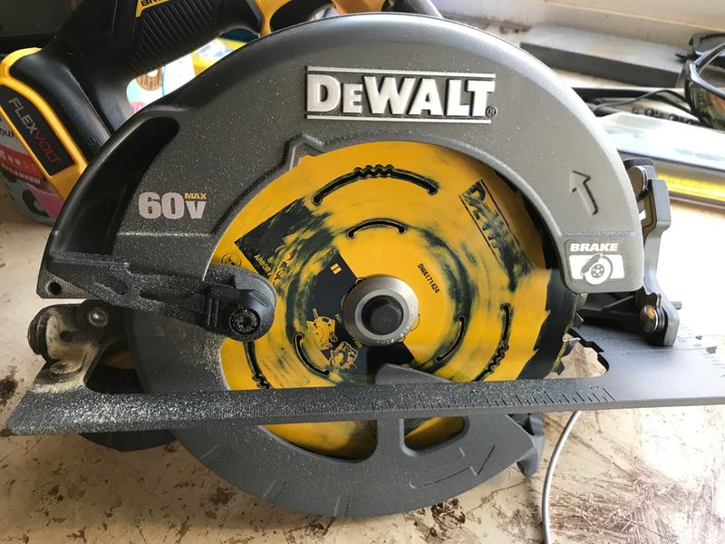 ▷ Sierra Circular Dewalt DCS578T2-B2