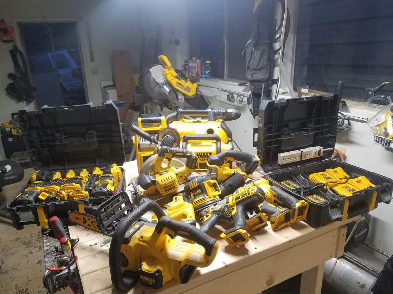 Compara: Fresadora 1/4 20V Xr 25500 Rpm Baretool (Sin Bateria / Sin  Cargador) Dewalt DCW600B