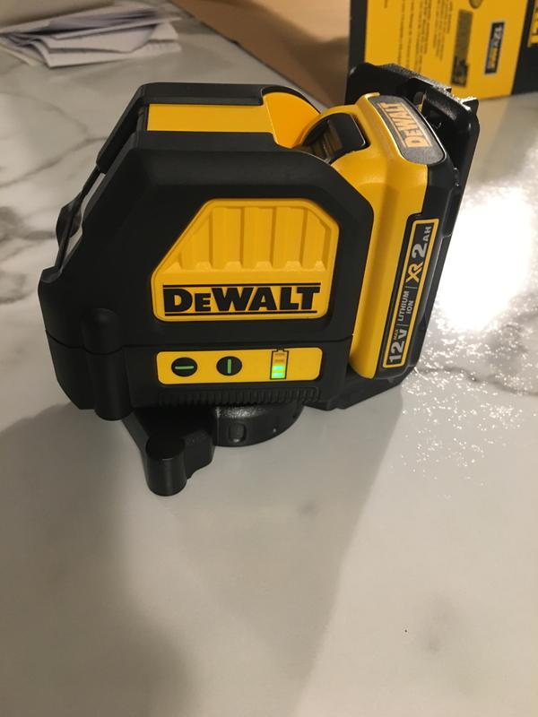 DEWALT 12V MAX Lithium-Ion 165 ft. Green Self-Leveling Cross-Line Laser  Level with 2.0Ah Battery, Charger, and Case DW088LG-QU - The Home Depot