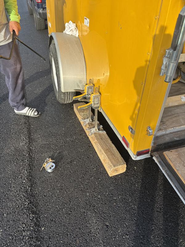 How to change a tire with Dewalt Jack