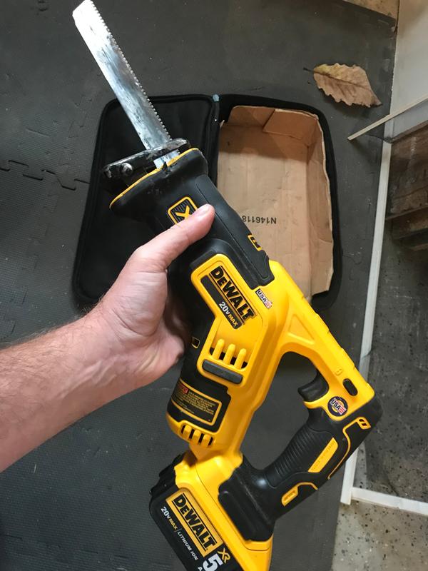thumbnail interactive-video image 1 of DeWALT DCS367P1 20V MAX XR Compact Brushless Reciprocating Saw Kit W/ Battery 1 of 3