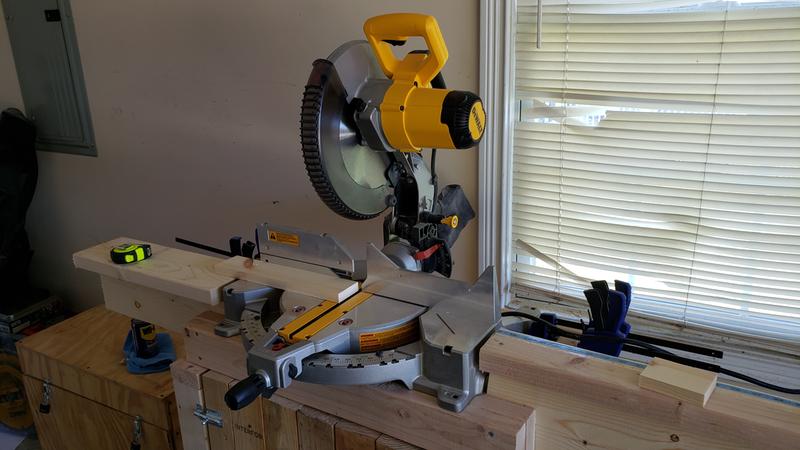 Dewalt miter on sale saw dws715