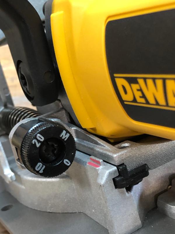 Engalletadora Madera 7/8 480W 10000Rpm Dewalt Dw682K, DEWALT, Tauber