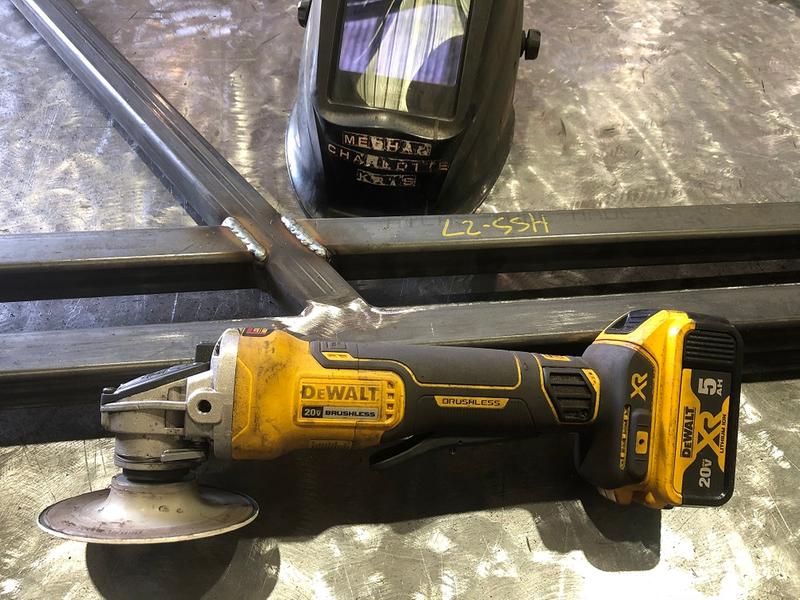 Dewalt dcg413b 20v xr brushless angle grinder discount stores