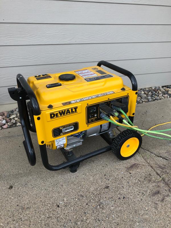 4000 WATT PORTABLE GAS GENERATOR DEWALT