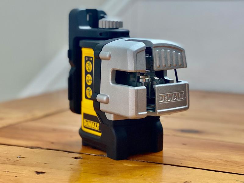 3 Line Green Laser Level | DEWALT