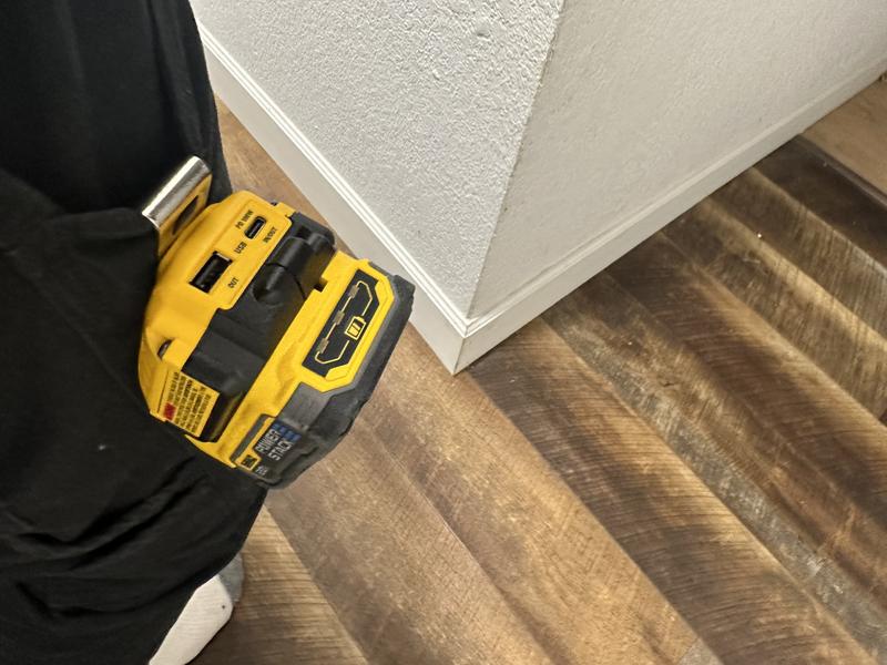 20V MAX*/FLEXVOLT ® 5 Amp USB Charging Kit | DEWALT