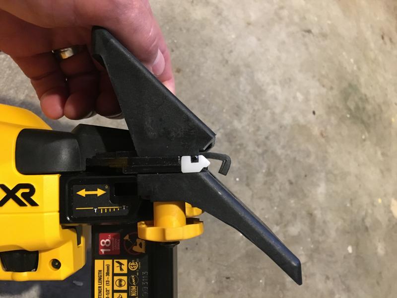 Dewalt cordless flooring online stapler