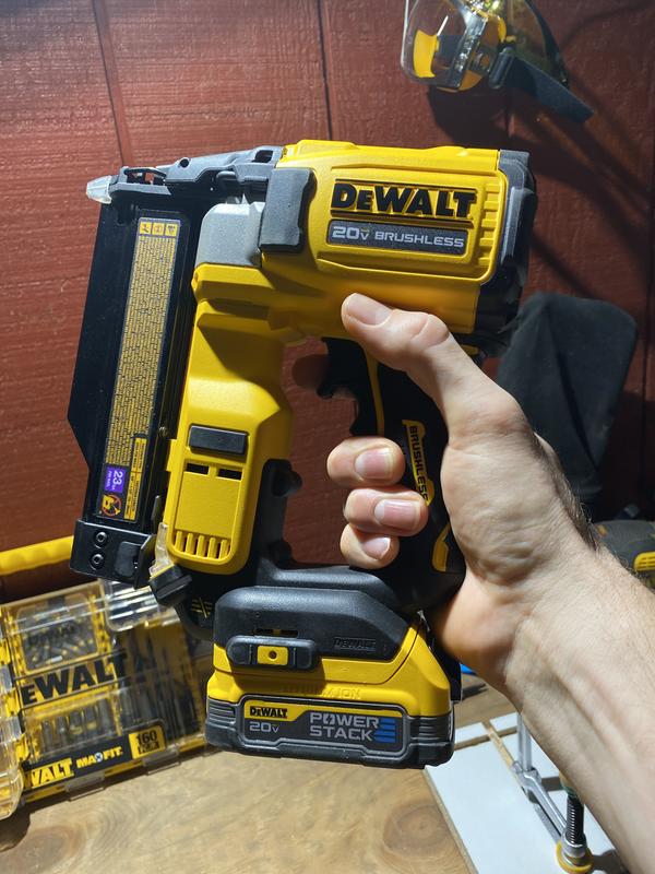 Dewalt 20v 2025 pin nailer