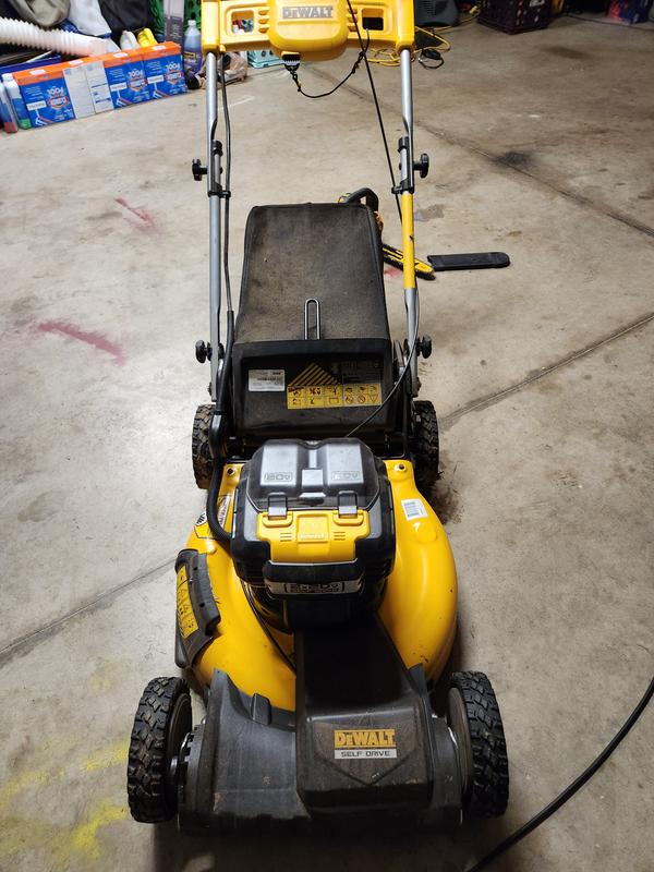 DeWalt Self Propelled Battery Powered Mower with 2 Flexvolt