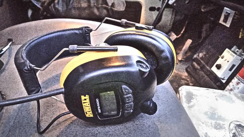 Digital AM/FM Hearing Protector | DEWALT