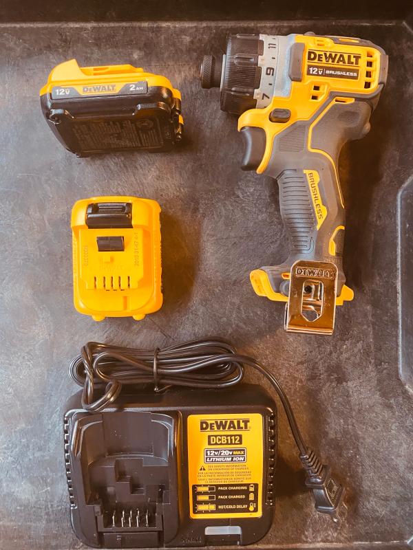 XTREME 12V MAX Brushless Cordless 1 4 in Screwdriver Kit DEWALT