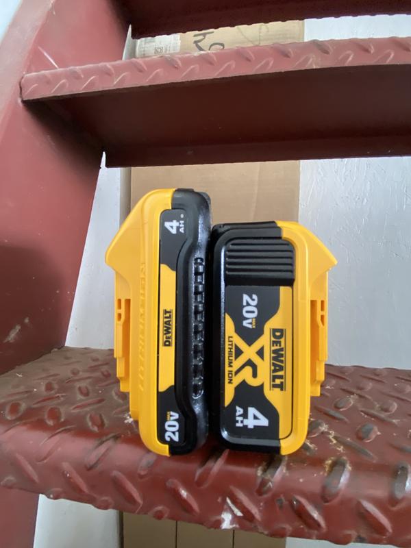 Dewalt-DCB240 20V MAX 4Ah Compact Lithium Ion Battery 