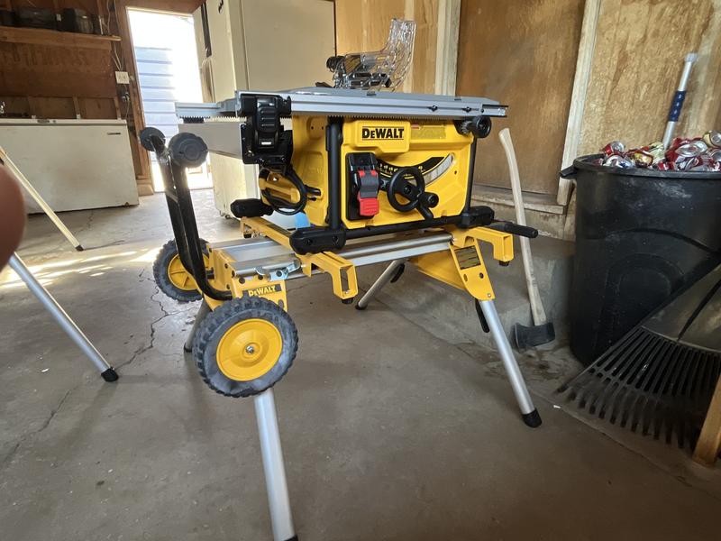 8-1/4 in. Compact Jobsite Table Saw | DEWALT