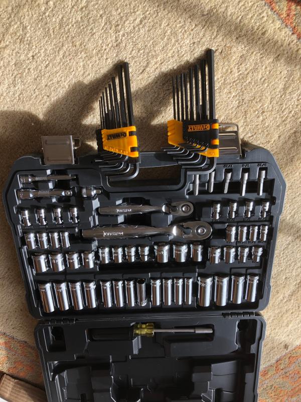 108 Piece 1/4 in & 3/8 in Drive Mechanics Tools Set | DEWALT