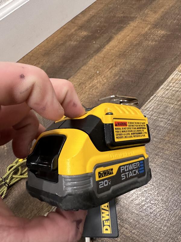 Cargador USB Dewalt DCB094K en Brikum