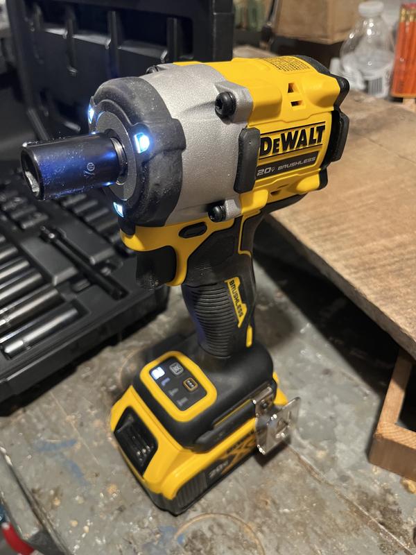 DeWALT® DC823KA Cordless Impact Wrench Kit - 3/8 in Squared Drive - 0 -  2700 bpm - 1500 in-lb Torque - 18 V