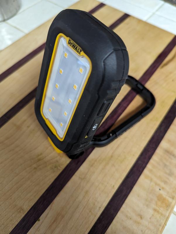 DEWALT 4-volt 1000-Lumen LED Battery-operated Rechargeable Portable ...