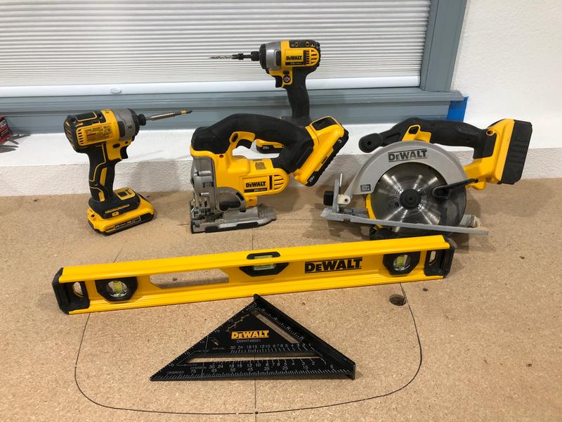 DEWALT DCS391P1 Kit de sierra circular con batería de iones de litio 20V MAX