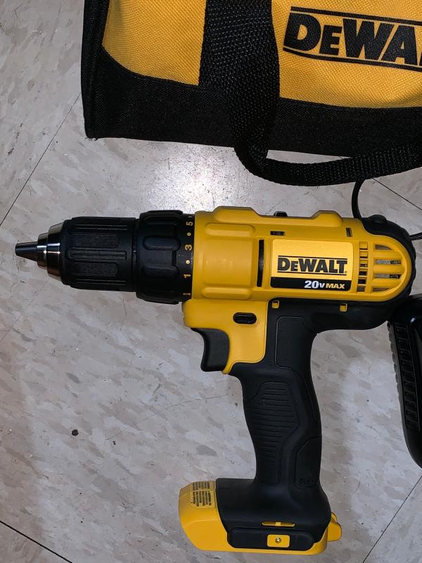 20V MAX Compact Drill Driver Kit DEWALT