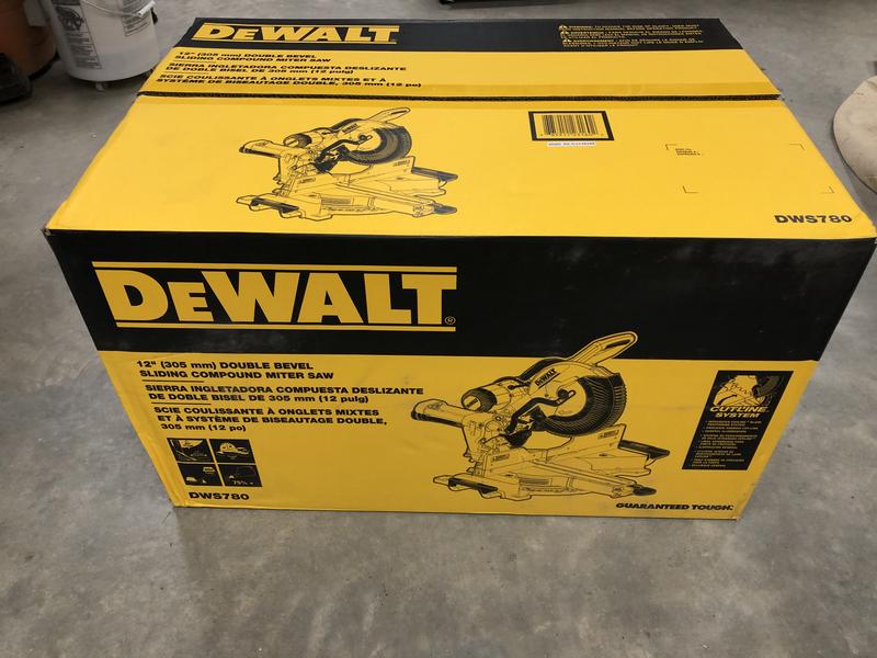 SIERRA INGLETADORA COMPUESTA DESLIZANTE DOBLE BISEL DEWALT DWS780