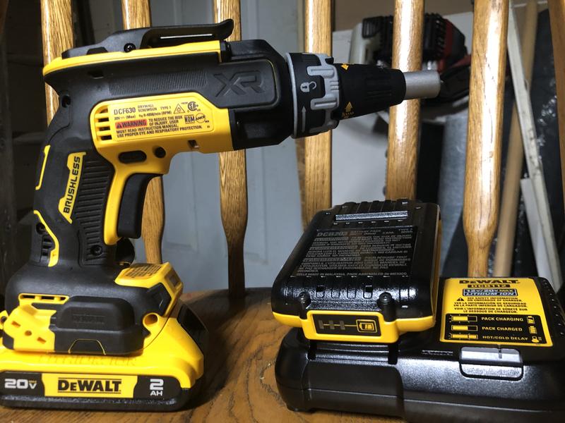 20V MAX XR Brushless Drywall Screwgun Kit 2.0Ah DEWALT