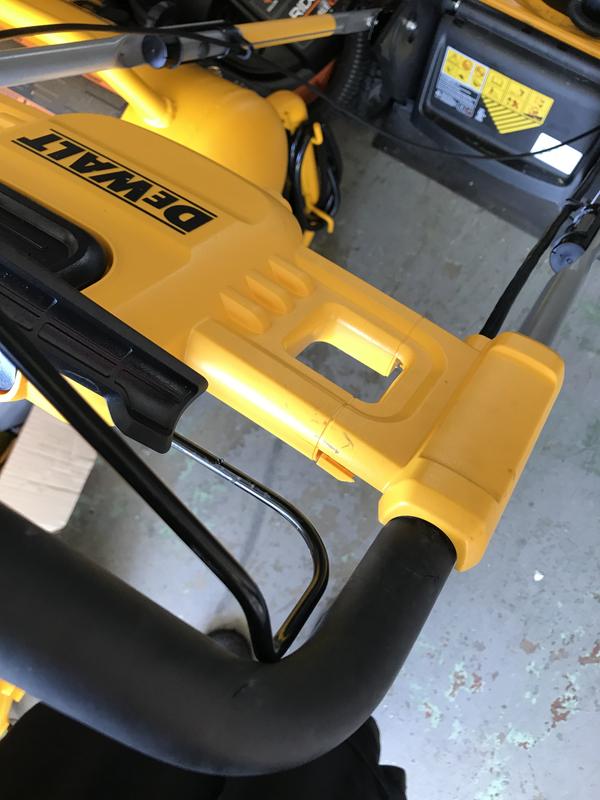 DeWalt Self Propelled Battery Powered Mower with 2 Flexvolt