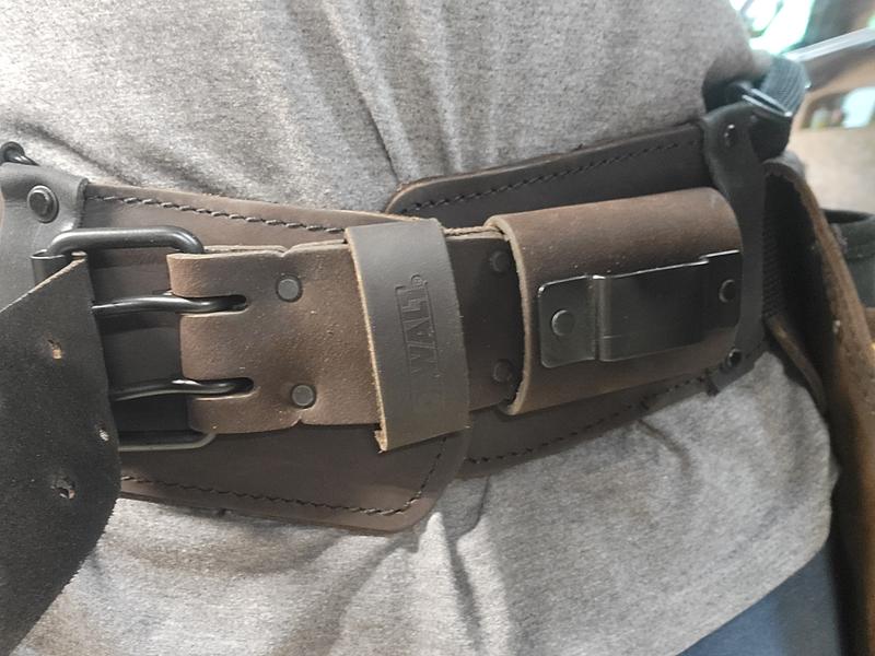 Shows how it wont fit, maybe if i take tape measure thingy off