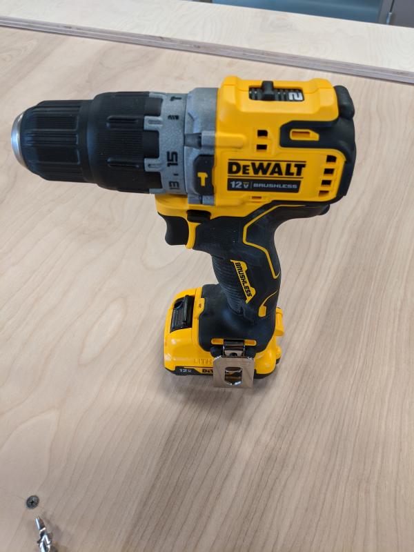 Perceuse à percussion DCD706 Dewalt 12V sans fil en coffret Tstak